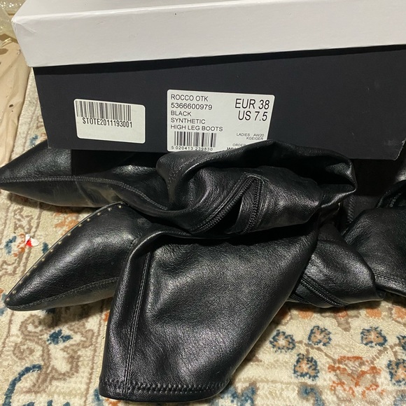 Kurt Geiger Women's Black Leather Shoes - Picture 4 of 4